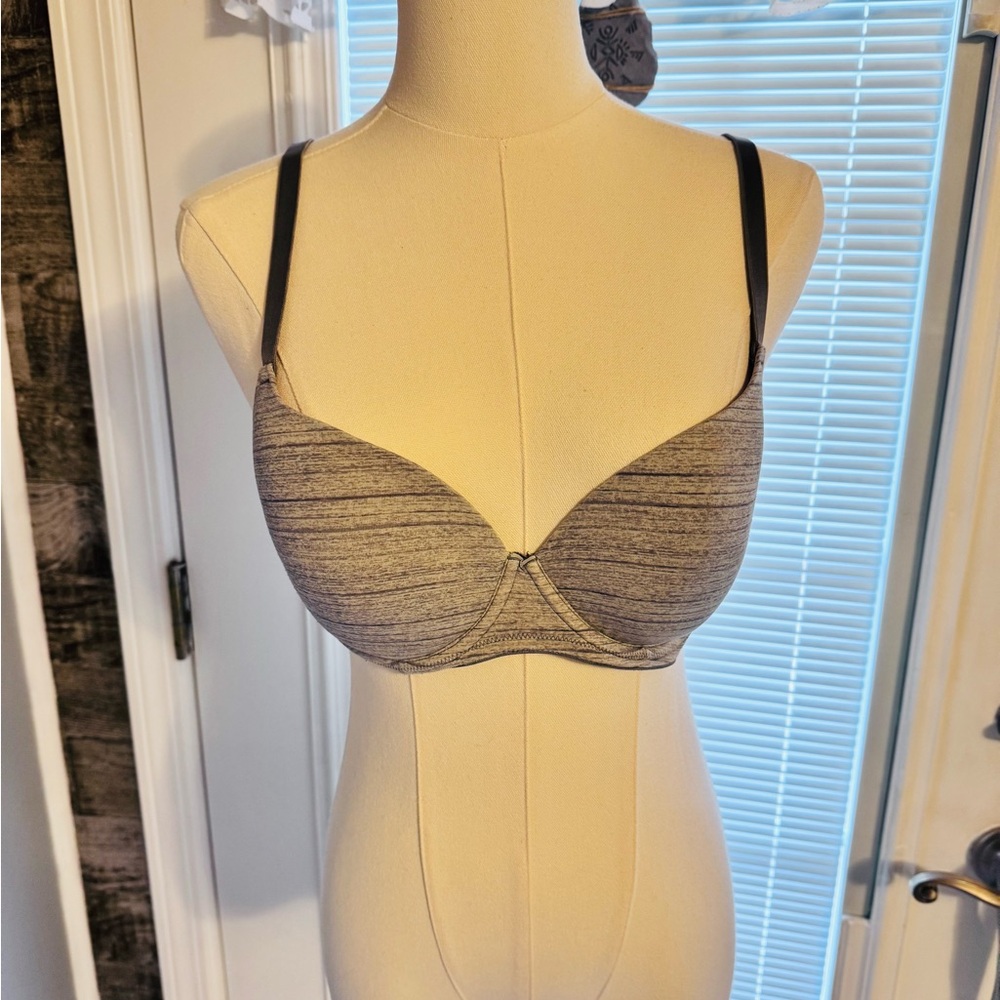 Victoria's Secret Pink Wear Everywear Bra SZ 32‎ DD